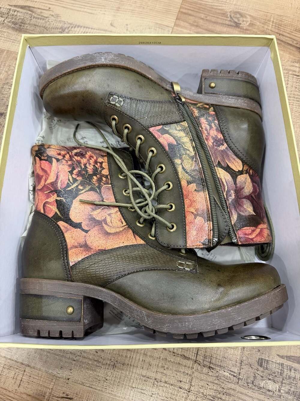 L'Artiste by Spring Step Marty Boot Size 38 Olive Green Floral Combat